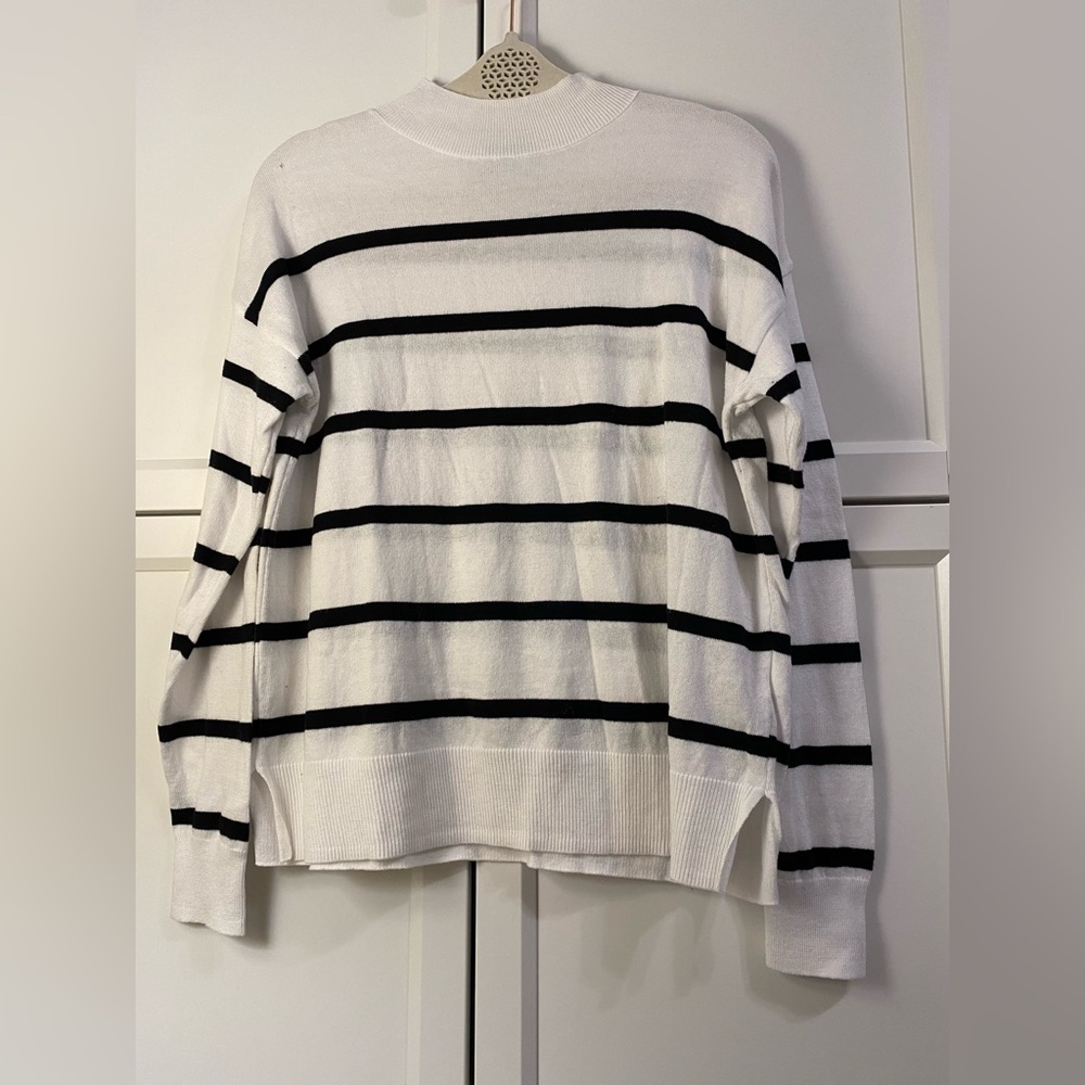 High-neck Sweater